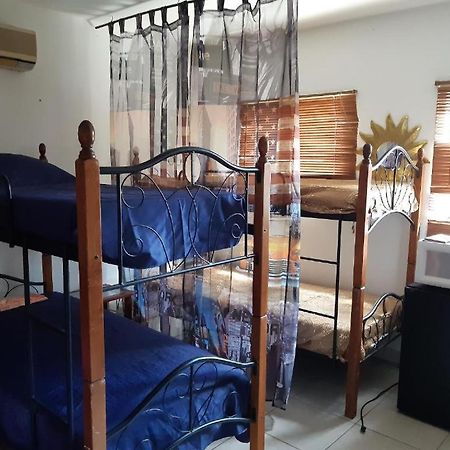 Harmony Hotel Hostel Aruba Tanki Leendert Exteriör bild